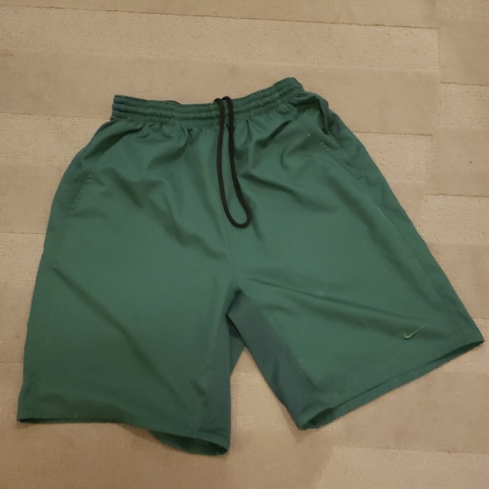 Barely used forrest green Nike shorts